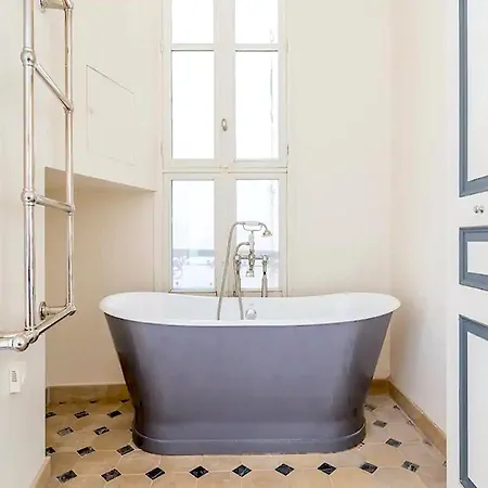 Apartment Saint Honore
