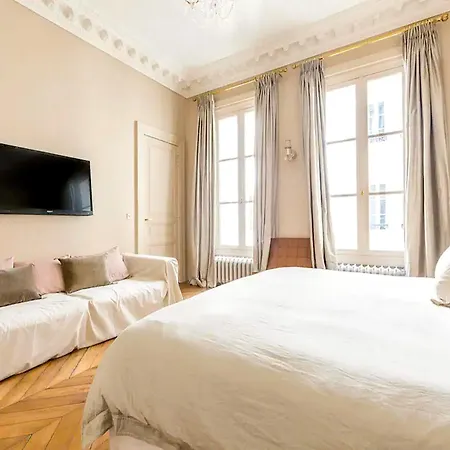 Saint Honore Apartment