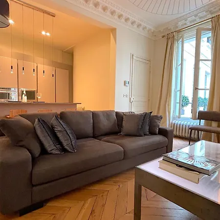 Saint Honore Apartment *