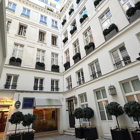 Saint Honore Apartment Paris