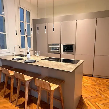 Apartment Saint Honore
