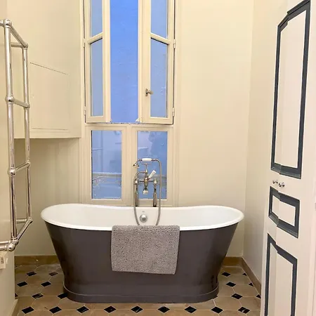 Saint Honore Apartment Paris
